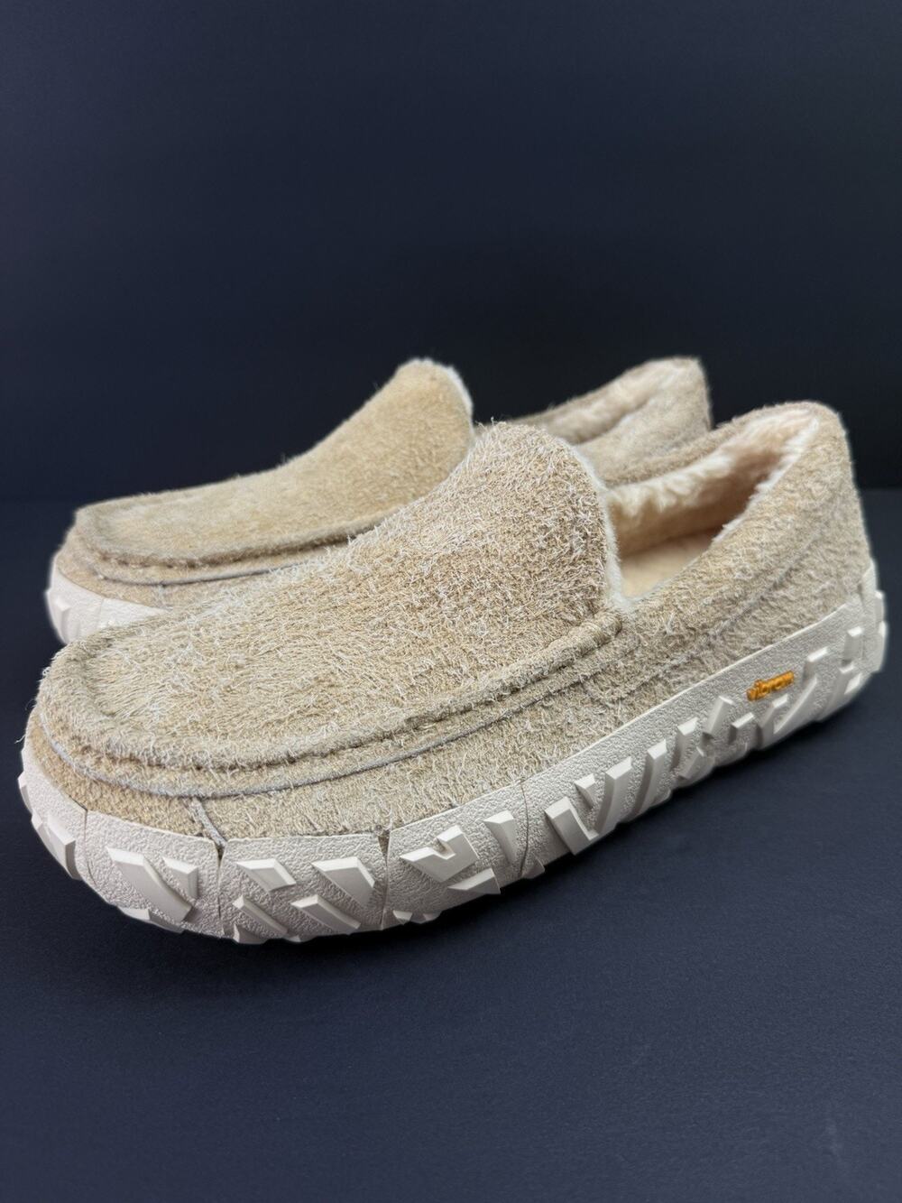 UGG Ascot Wrap Tech SAMPLE Men’s 9 Mustard Seed Loafers Rare New No Box